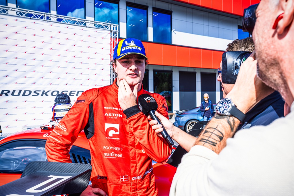 Gustav Krogh tilbage på Carrera Cup-podiet i Norge.
(Foto: Porsche Carrera Cup Scandinavia)